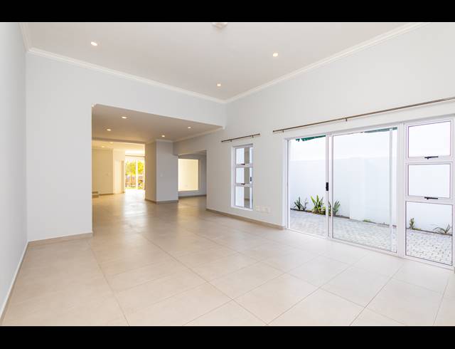 4 BEDROOM FREEHOLD FOR SALE IN SAGEWOOD